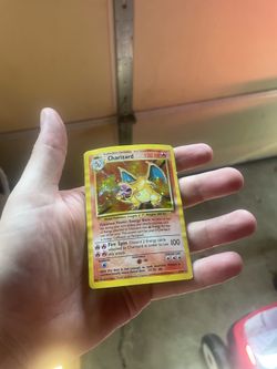 1999 Pokémon Base Set Unlimited Holo Charizard #4/102