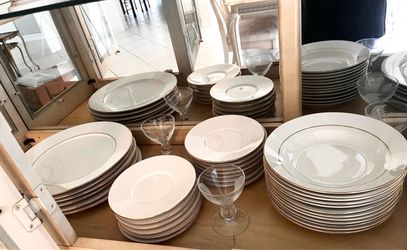 60 pc.  Dinnerware Set - white and gold
