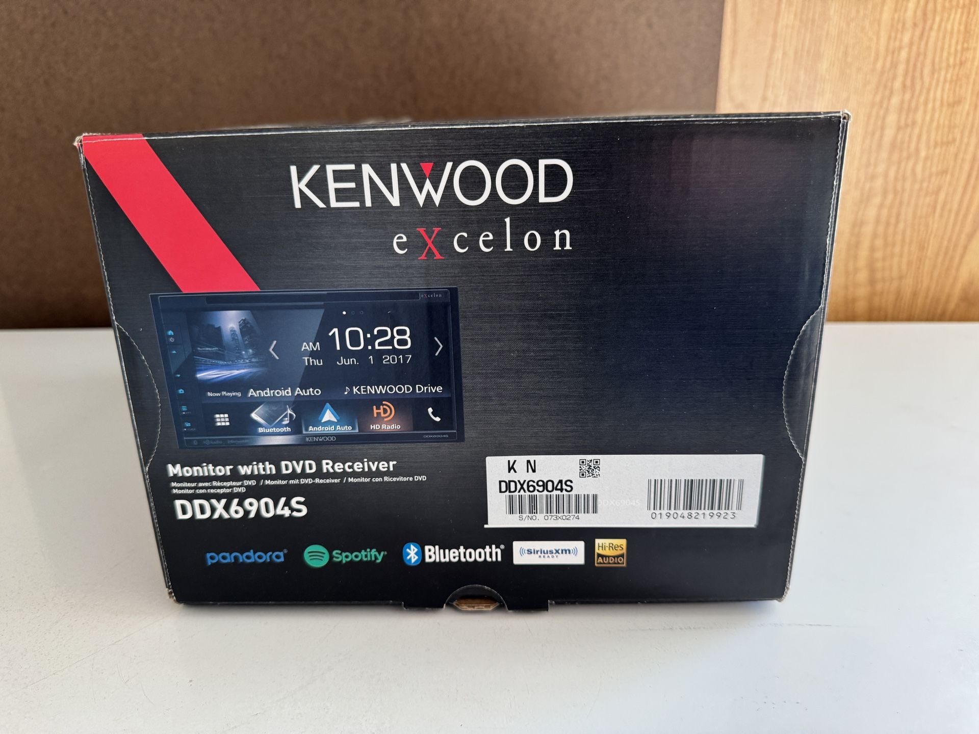 Kenwood Excelon Monitor with DVD Receiver