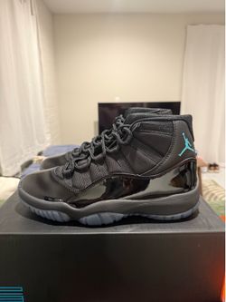 Size 9 men’s Jordan 11 gamma blue