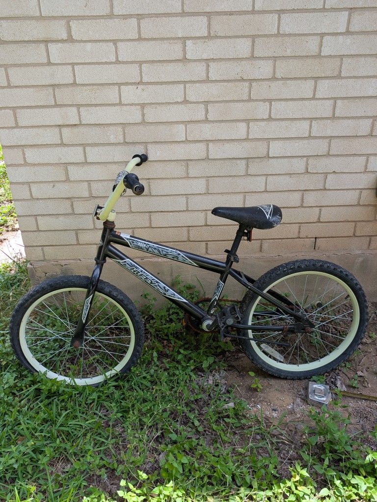Kids Bike Lot 3 BIKES!!!