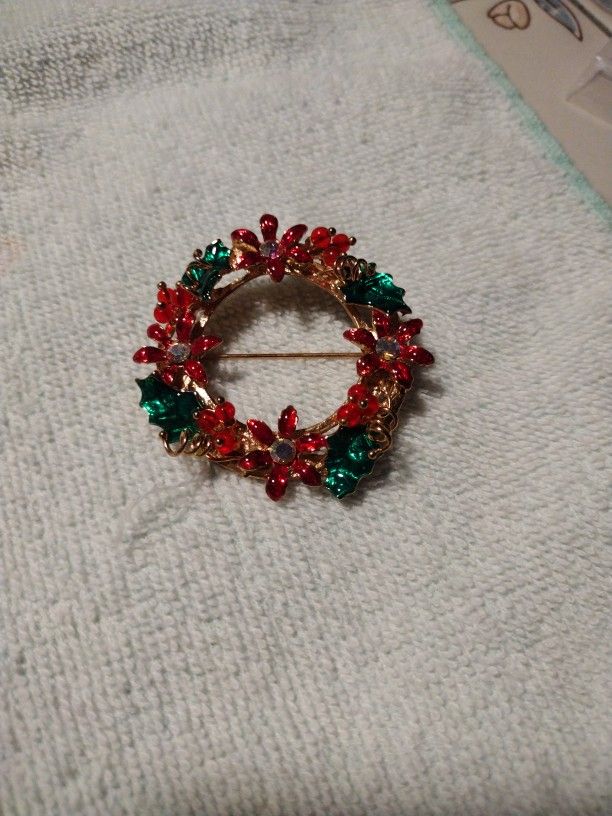 Vtg Signed Kenneth Cole Christmas Wreath Brooch
