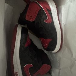 Jordan 1 mid TD