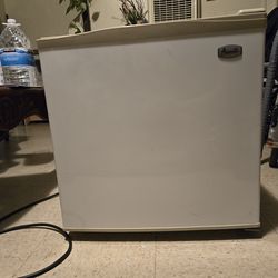 Mini fridge