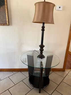 2 round coffee tables