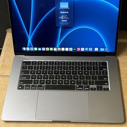 MacBook Air 15 2023 M2 8/256 gb space gray 
