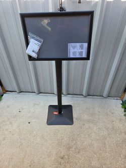 New sign holder