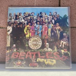 The Beetles - Sgt Pepper Lonely Hearts Club 