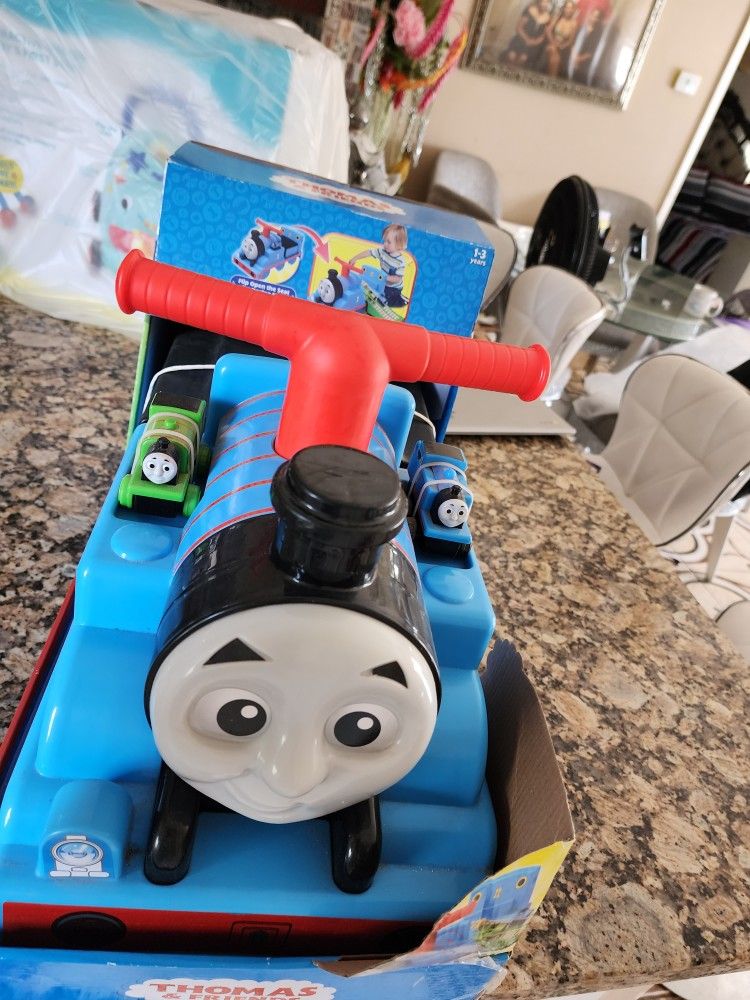 Thomas & Friends Tracks Ride-on