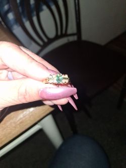 Size 8 women's ring SERIOUS INQUIRIES ONLY PLEASE