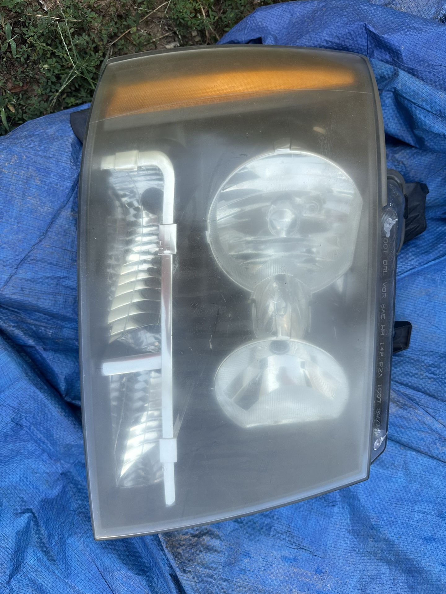 chevrolet tahoe Headlights 