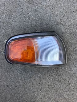 Fits 1993 through 1996 Toyota Camry right front park light.