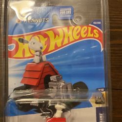 🦴Snoopy hot Wheels  6$ 