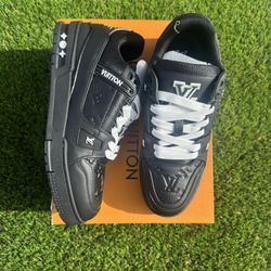 Lv Trainers