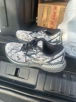 Brooks Adrenaline GTS 23 Running Shoes