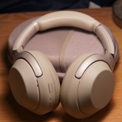 Sony WH-1000XM3 Noise Cancelling Headphones with Case