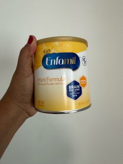 7 yellow Enfamil cans