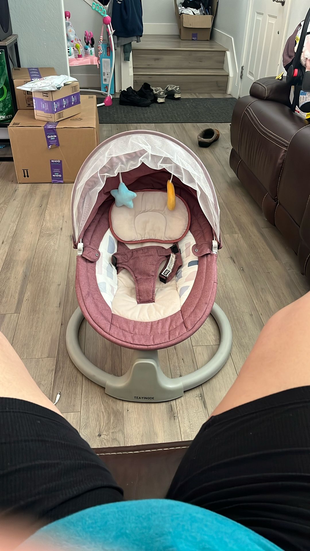 Teayingde Swinging Baby chair with Covering $40