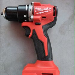 Milwaukee New Hammer Drill 18M Brushless 