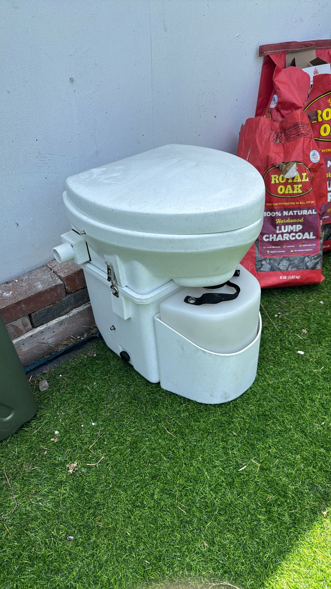 Nature Head Compost Toilet