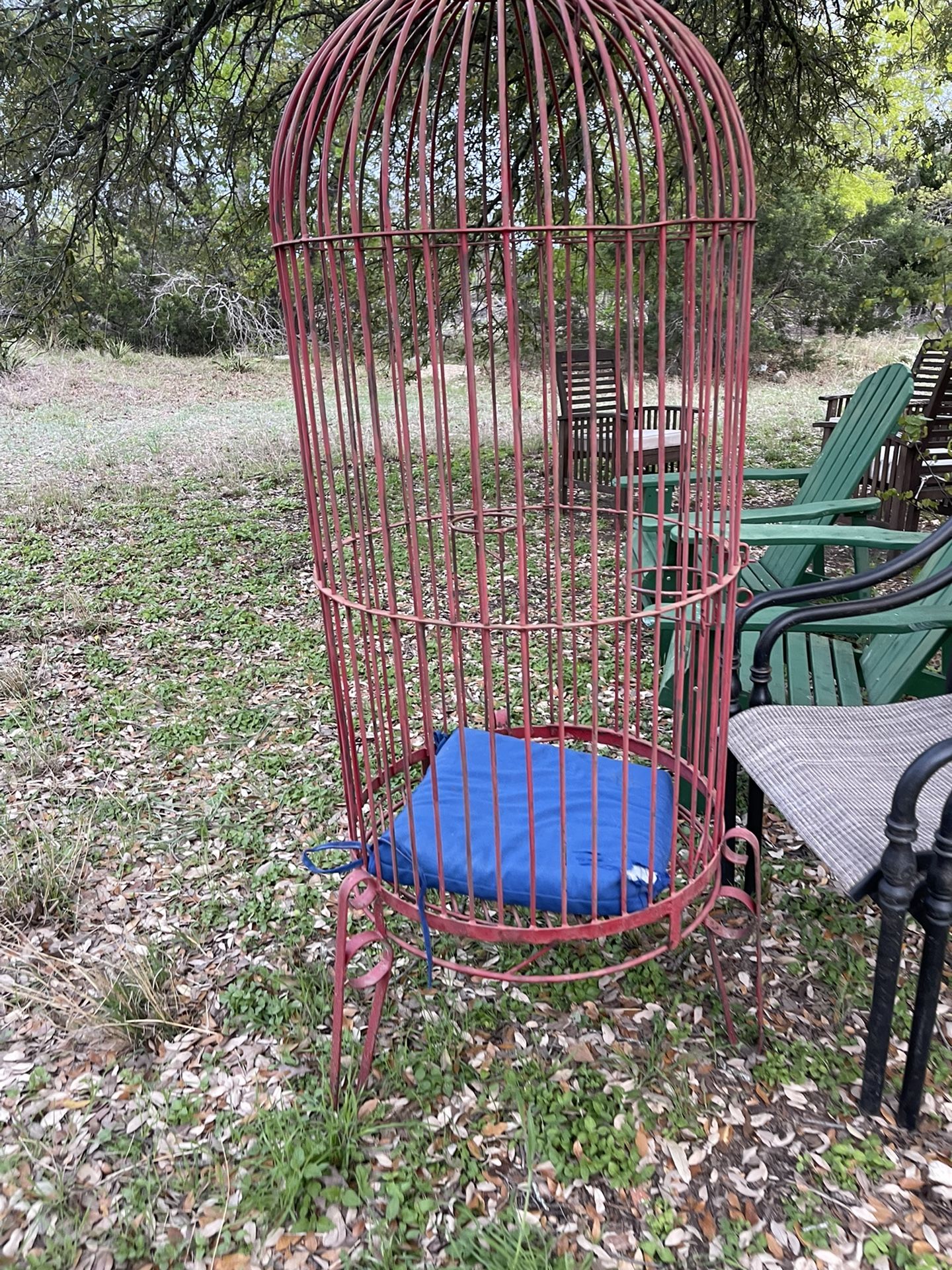 Very Large Iron Bird Cage
