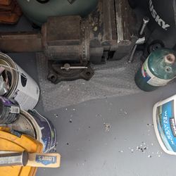Bench Vise