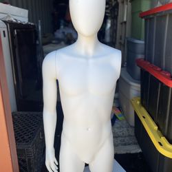 MANNEQUIN MALE  TURSO