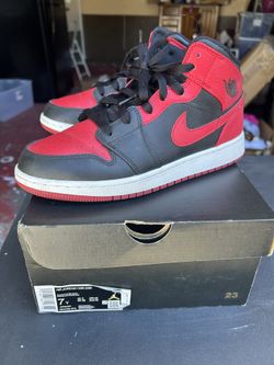 Air Jordan 1 Mid (GS) Size 7youth