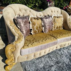 New Biggest Vintage Couch 🛋️