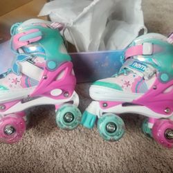 NEMONE Mermaid 4 Size Adjustable Light up Roller Skates for Girls, Green Rose Skates for Toddlers, Beginner Kids Roller Skates Indoor Outdoor (Green S