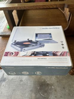 New Audio-Technica AT-LP60-USB Fully Automatic Belt-Drive Stereo Turntable.