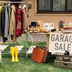 Multiple Garage Sales On One Street!! 