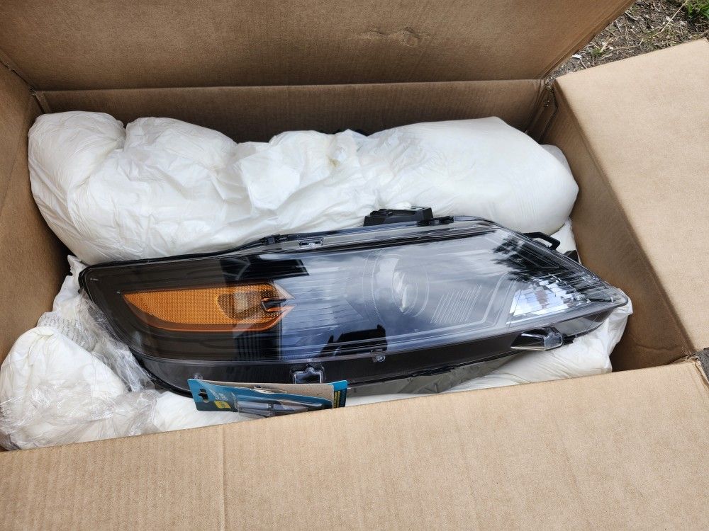 2009 To 2011 Ford Taurus Headlights