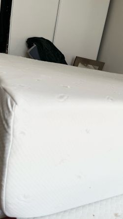 12 INCH MEMORY FOAM MATTRESS AND GREAT SHAPE