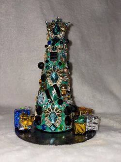 Beautiful Jewelry and bead handmade Christmas tree and gifts