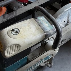 Concrete Saw Makita 
