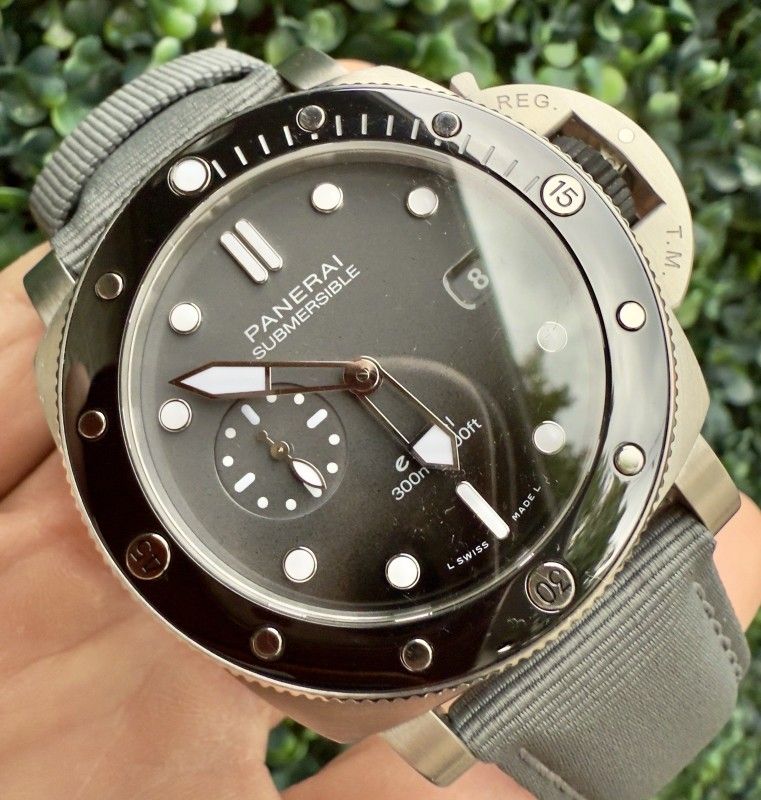 𝐏𝐚𝐧𝐞𝐫𝐚𝐢 Submersible QuarantaQuattro Grigio Roccia 44mm