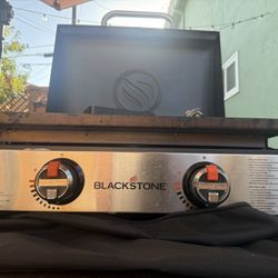 Blackstone 22” Griddle Tabletop with hood and Cover/bag