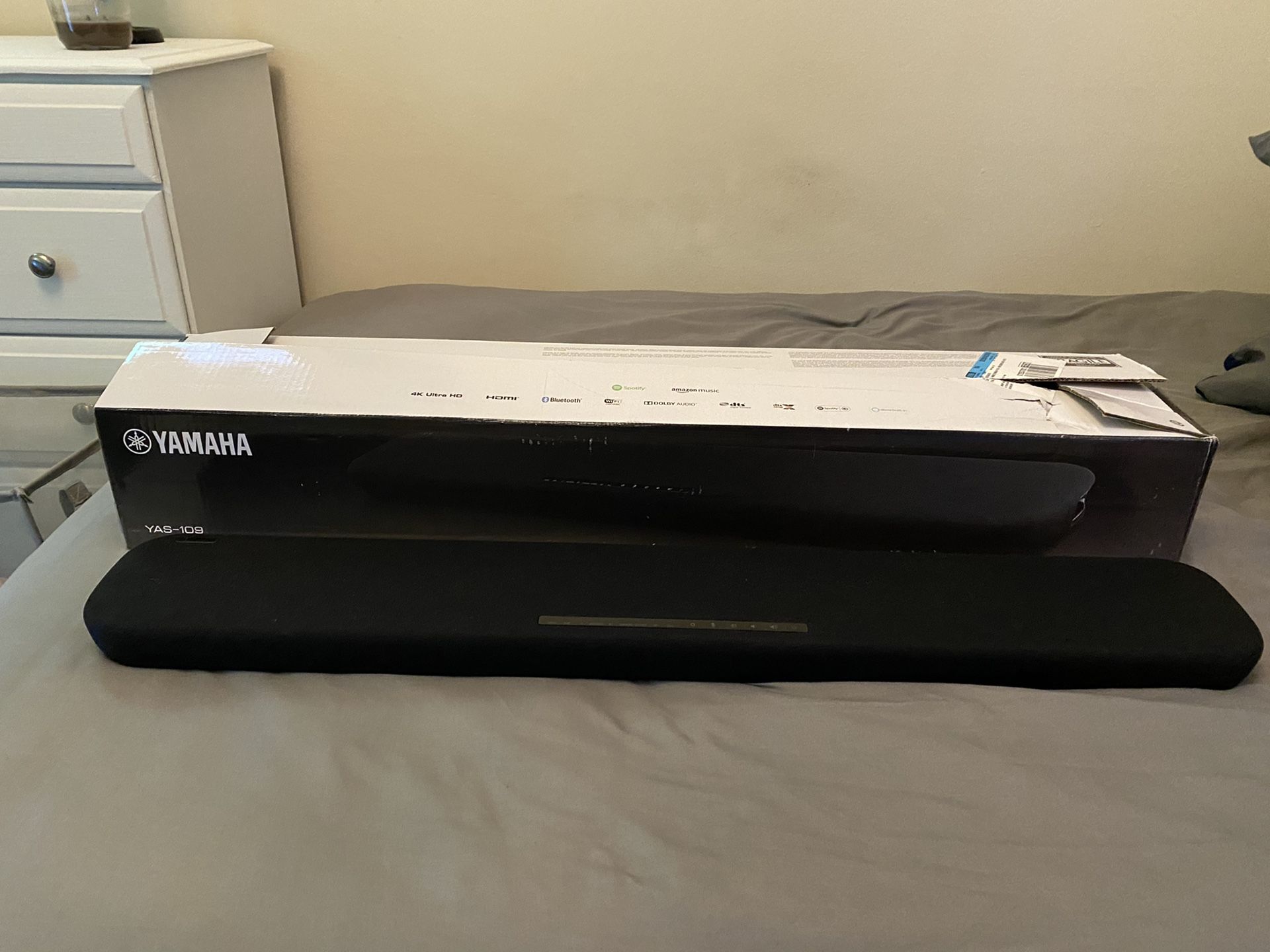 Yamaha Soundbar w/ Alexa & Subwoofer Built-in