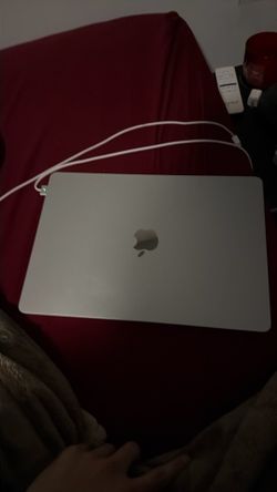 Apple MacBook