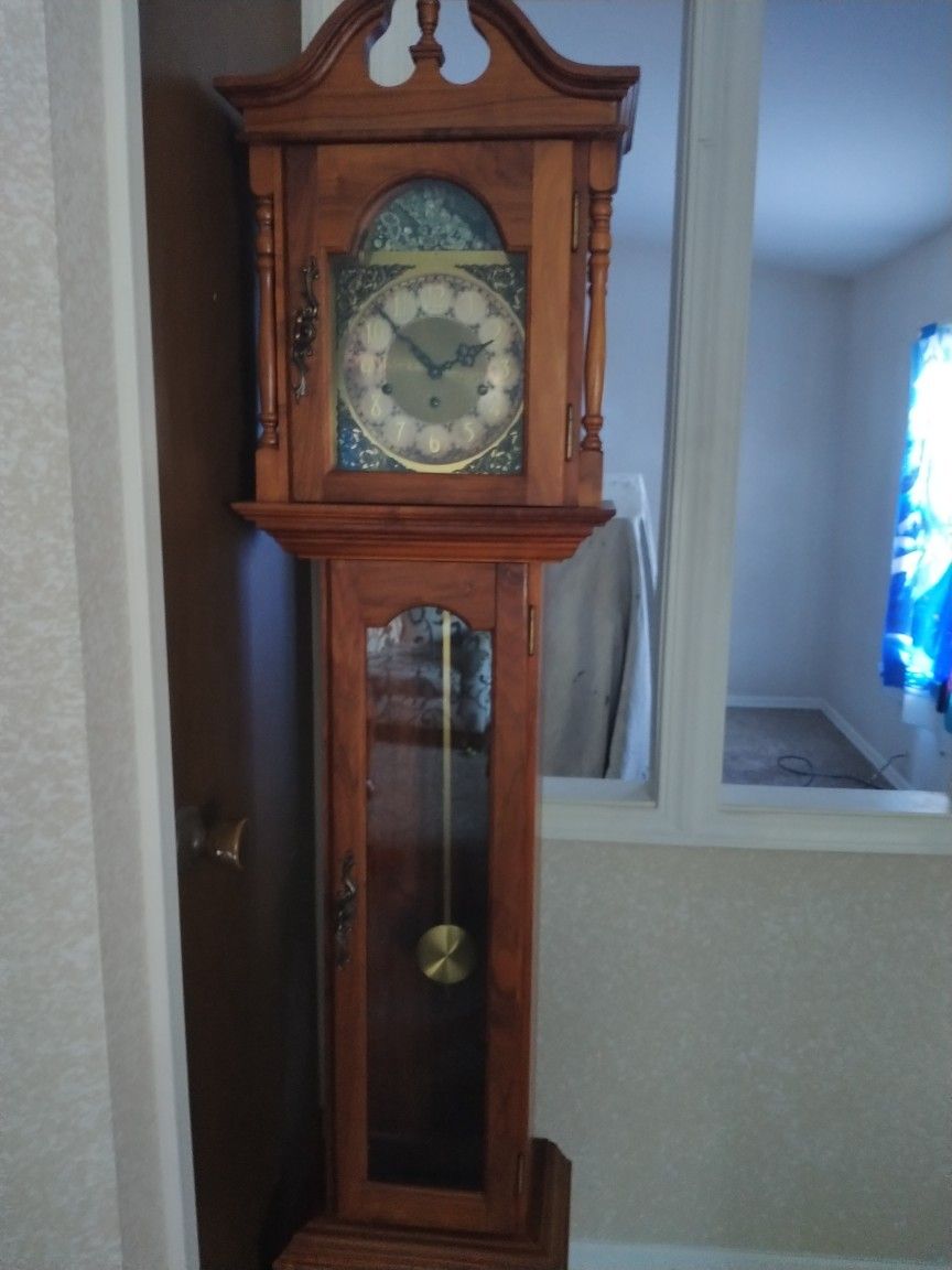Grandfather Clock for Sale in WA OfferUp