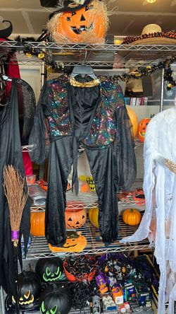 Costume