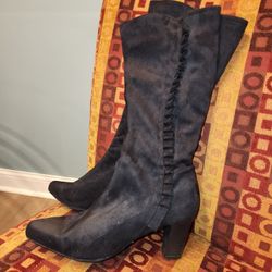 Free BLACK BOOTS SIZE 7.5