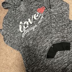 Maternity Sweatshirt Size Large 