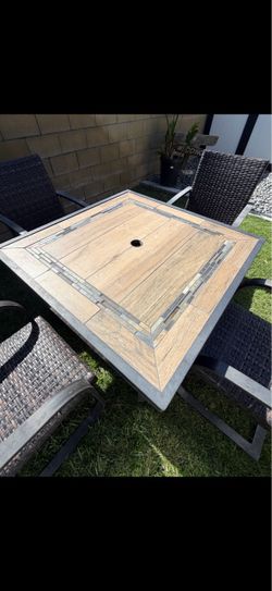 5 piece patio set/ Patio/ Yard/ outdoor/ furniture/ chairs/ table