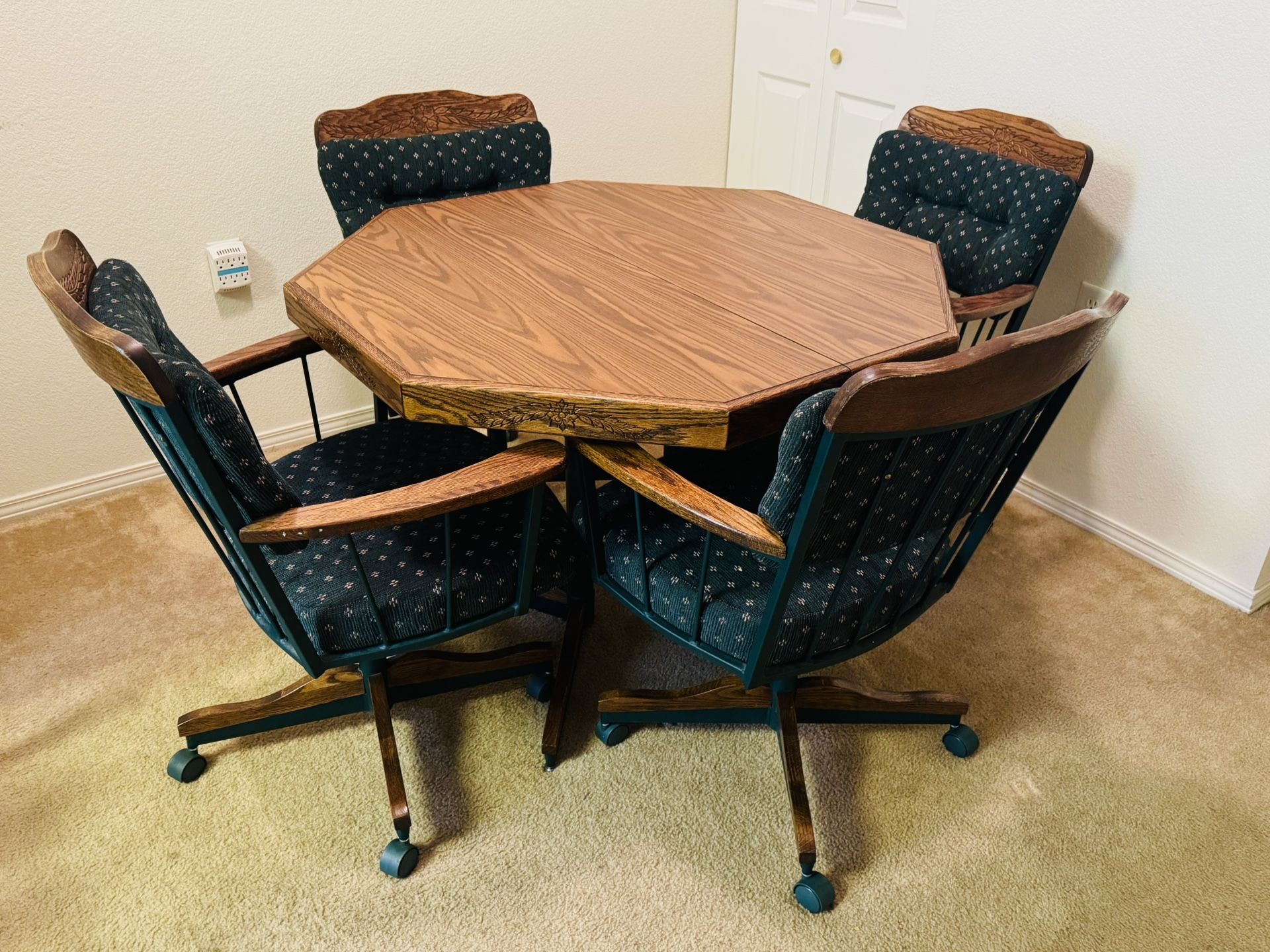 Dining Table and 4 Chairs