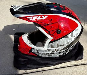 FLY Racing Kinetic DOT FMVSS No. 218 Helmet – Size Small (55–56 cm)