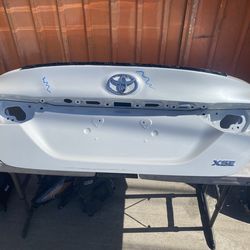 Toyota Camry truck Lid OEM  2018-2019-2020-2021-2022-2023-2024