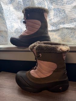 Columbia Pink Brown Faux Fur Snow Boots Women’s Size 6