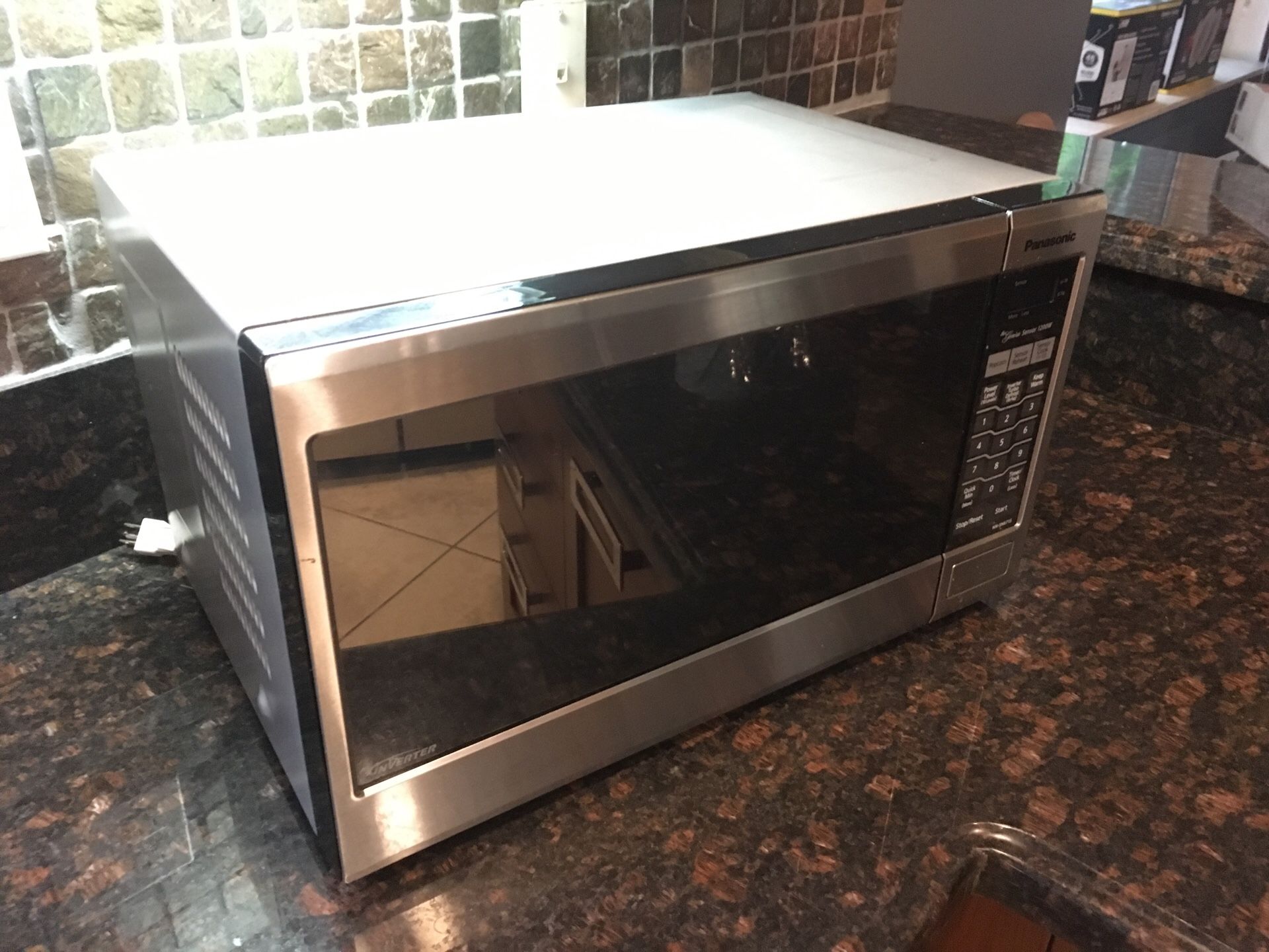 Panasonic microwave great condition /clean